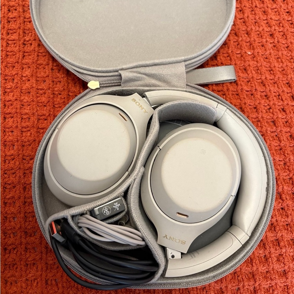 Sony WH-1000XM4 Noise Cancelling Headphones